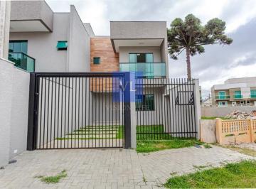 Foto 01 · Sobrado à Venda no Uberaba - 2 Quartos, 1 Suíte e 2 Vagas de Garagem em Curitiba-PR!
