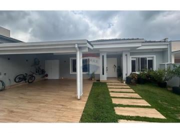 Casa · 250m² · 3 Quartos · 4 Vagas · Casa Térrea em Locação com 250m2 no Condomínio Residencial Vasques em Votorantim