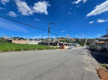 Terreno · 300m² · Terreno à Venda no Bairro São Roque em Divinópolis/MG