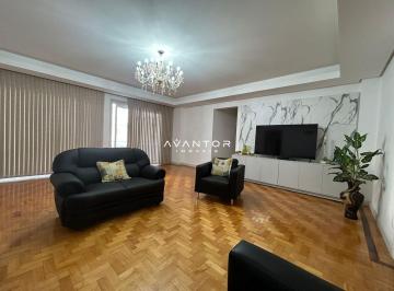 Apartamento · 195m² · 5 Quartos · Apartamento amplo com 5 dormitórios, 3 banheiros, elevador no centro de Santa