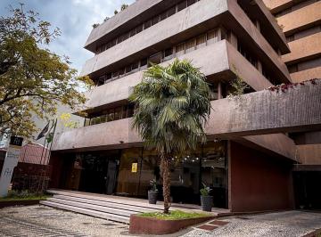 Comercial · 3284m² · 66 Quartos · 20 Vagas · Hotel à Venda em Curitiba — 66 Quartos | Permuta Sob Análise