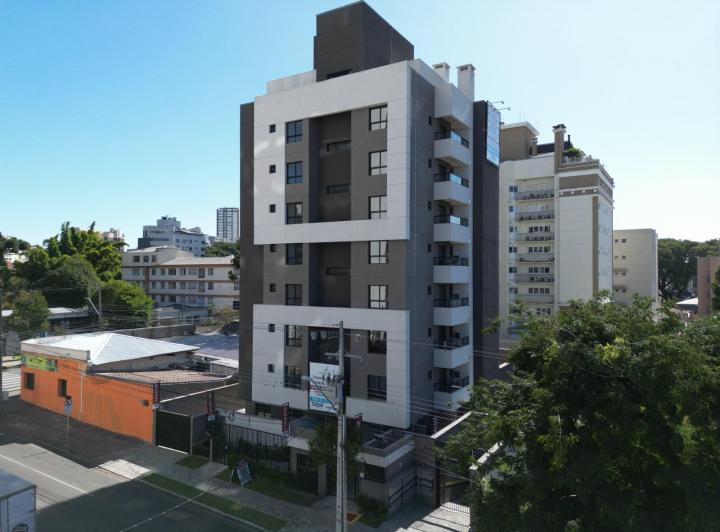 Imóvel novo vertical , Curitiba · APTOS PRONTOS | Ed. Ilha de Bali | Studios, 1, 2 Quartos e Gardens no Cristo Rei