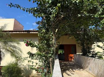 Casa · 1286m² · 5 Quartos · 3 Vagas · Casa à venda no Clube da Montanha com 1.286 m² de terreno e lazer completo
