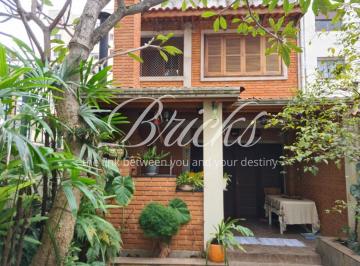 Casa · 198m² · 3 Quartos · 2 Vagas · CASA VENDA MOEMA COM CHURRASQUEIRA 198M²