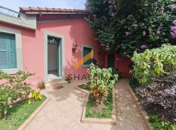 Casa · 219m² · 3 Quartos · 2 Vagas · Casa térrea com Excelente Distribuição, Jardim e Área de Lazer