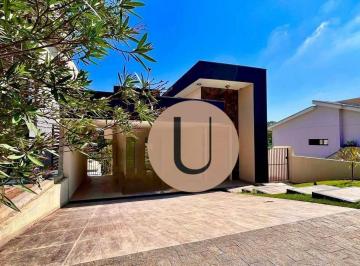 a1aea2df81f19e838a93d77351c432129885480f · Casa em Condomínio Fechado com piscina!