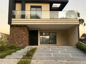 Casa de 3 quartos, Mogi das Cruzes · Casa de Condomínio à Venda | 3 suítes | piscina | 4 vagas em Mogi das Cruzes!
