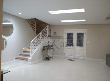 Casa · 790m² · 4 Quartos · 4 Vagas · Sobrado em Condomínio - Jardim Santa Maria - Condomínio Santa Maria - 4 Dormitórios - 300m².
