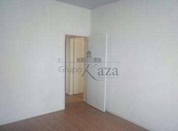 Comercial · 104m² · 2 Quartos · 2 Vagas · Casa Comercial - Centro - Jacareí - 242m².