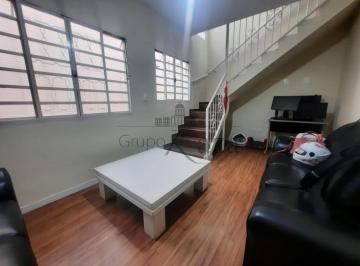 Casa · 300m² · 3 Quartos · 4 Vagas · LINDA Casa com Piscina - Florida - Jacareí - 3 Dormitórios - 300m².