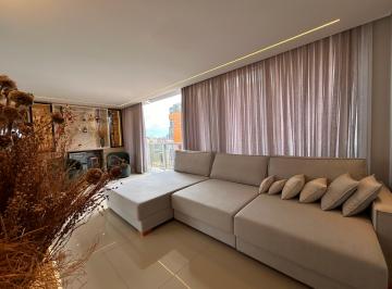 Apartamento de 3 quartos, Florianópolis · Apartamento a venda com 3 suítes no Centro de Floripa