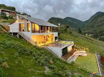 Foto 01 · Casa de Luxo em Condomínio Fechado - Vargem Grande, Teresópolis/RJMagnífica propriedade com 4 quarto