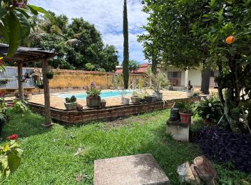 Casa de 4 quartos, Brasília · Espaço, Natureza e Conforto! Casa Ampla com 100+ pés de café no Park Way
