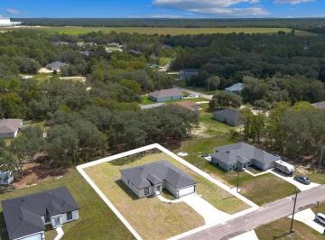 Casa de 4 quartos, Estados Unidos · Florida : Oportunidade, casa nova 04 quartos, sala, cozinha, área verde.