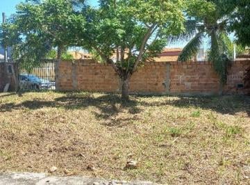 Foto 01 · Terreno de 520m² coom uma pequena construção, a 300m do mar, em condomínio de fechado em Arembepe, C
