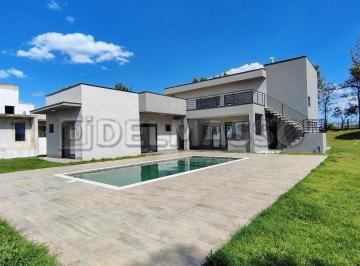 Rural de 3 quartos, Ibiúna · Casa de Campo Nova em Condomínio de Alto Padrão - Pronta para Morar!