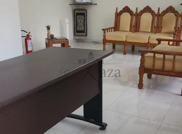 Casa · 315m² · 6 Quartos · 3 Vagas · Casa - Centro de Jacareí - 6 Dormitórios - 315m².