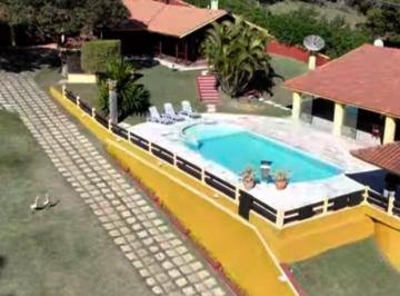 Casa · 503m² · 5 Quartos · 10 Vagas · Chácara a venda com acesso para Represa em condomínio Piracaia.