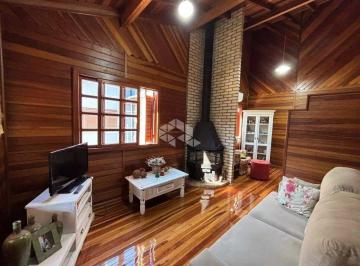 Casa · 238m² · 2 Quartos · 2 Vagas · Casa Estilo Chalé no Centro de Viamão.
