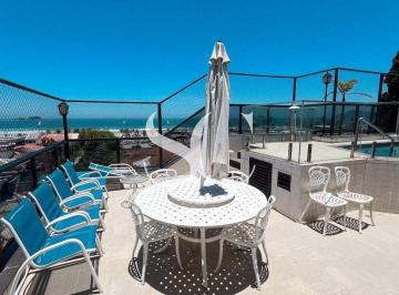 Apartamento · 204m² · 3 Quartos · 2 Vagas · Cobertura com Piscina e Vista para o Mar no Guarujá – 3 Suítes e Solário Exclusivo