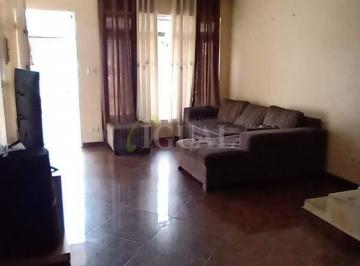Casa · 293m² · 3 Quartos · 3 Vagas · Sobrado para alugar, com 3 suítes e 3 vagas de garagem