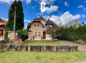 casa-com-4-dormitorios-a-venda-480-m-por-r-2-300-000-00-iporanga-campos-do-jordao-sp1710313248719kigkn.jpg · Casa no Iporanga com 4 dormitórios à venda, 480 m² Campos do Jordão/SP