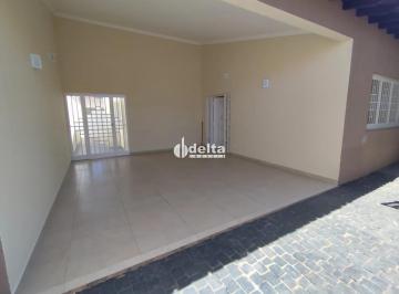 Casa · 250m² · 4 Quartos · 2 Vagas · Casa residencial com 3 quartos sendo 1 suíte disponível para locação e venda no bairro Cidade Jardim