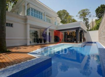 Casa · 512m² · 5 Quartos · 6 Vagas · Casa mobiliada em condomínio neoclássico com piscina e elevador
