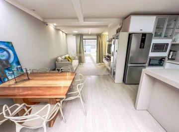 Casa · 111m² · 3 Quartos · 2 Vagas · Sobrado 3 dormitórios no Centro