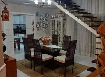 6fbcd8dc02a41bd5eb27c00a5b02e36d0d7f6b24 · Casa com 3 dormitórios à venda, 205 m² por R$ 1.800.000 - Centro - Camboriú/SC