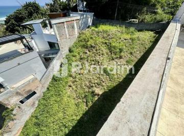 Terreno · 751m² · Vista Espetacular! Terreno Exclusivo com 751m² para Construir Sua Casa