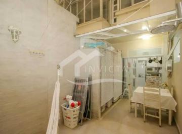 Apartamento · 67m² · 2 Quartos · 1 Vaga · Maravilhoso dois quartos no leme a uma quadra da praia