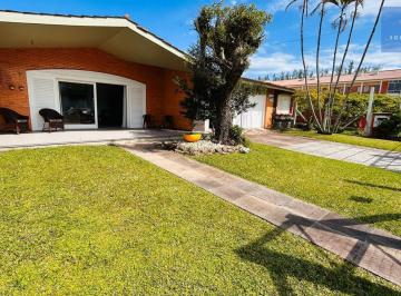 Casa · 281m² · 5 Quartos · 3 Vagas · Casa com 6 dormitórios em Atlântida