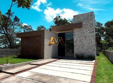 Casa · 142m² · 3 Quartos · 4 Vagas · Casa à venda no bairro ABRANTE - Camaçari/BA