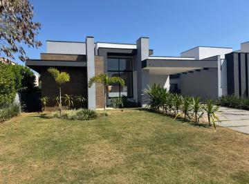 Casa de 3 quartos, Porangaba ·  Casa a venda com piscina Ninho Verde I Porangaba
