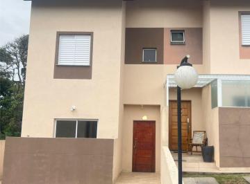 Casa · 70m² · 2 Quartos · 2 Vagas · Casa com 70m2, 02 suítes e lavabo e quintal em Condomínio - Cotia
