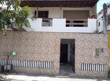 Casa de 3 quartos, Salvador · Casa térrea com 200 m² de área total, 3 quartos, 1 suíte em Itapuã para venda