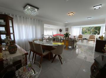 Apartamento · 200m² · 4 Quartos · 4 Vagas · Apartamento 1 por andar à venda na Água Fria, 4 dormitórios (3 suítes), varanda, depósito e 4 vagas.