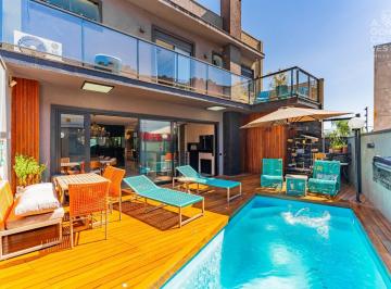 Casa · 246m² · 4 Quartos · 5 Vagas · Casa em Condomínio, 04 Suítes, 05 Vagas, Piscina Privativa, Santa Cândida, Curitiba