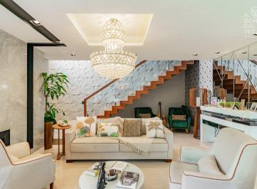 Casa · 246m² · 4 Quartos · 5 Vagas · Casa em Condomínio, 04 Suítes, 05 Vagas, Piscina Privativa, Santa Cândida, Curitiba