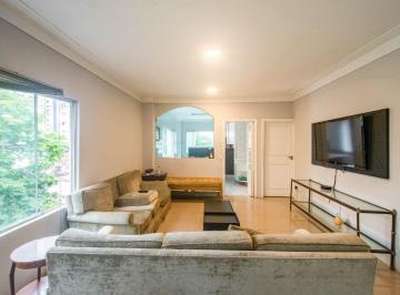 Comercial · 120m² · 8 Quartos · 1 Vaga · Sobreloja na Avenida Rouxinol, N. 451 • 120 m²
