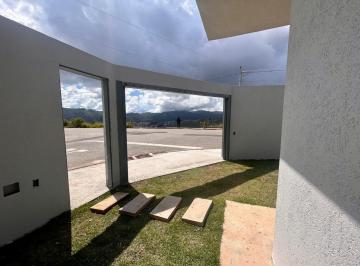 Portão de entrada · Casa com 2 dormitórios à venda, 63 m² por R$ 420.000,00 - Jardim Bandeirantes - Poços de Caldas/MG