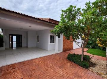 Casa · 200m² · 4 Quartos · 2 Vagas · CASA NA ARSO 61 COM 4 QUARTOS (3 SUÍTES), 2 SALAS, CHURRASQUEIRA, PISCINA E ACABAMENTO EM PORCELANAT