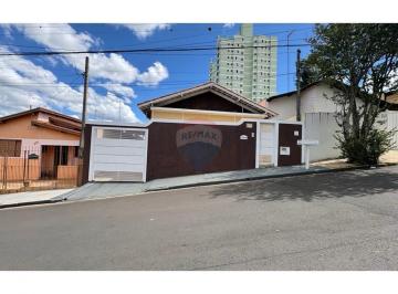Casa · 165m² · 4 Quartos · 3 Vagas · Casa em Vila Santa Therezinha de Menino Jesus, Botucatu/SP de 165m² 4 quartos à venda por R$ 410.000