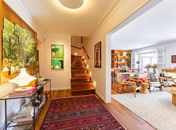 Casa · 246m² · 3 Quartos · 3 Vagas · Maravilhosa casa de vila com 04 suítes, reformada localizada no miolo da Vila Nova Conceição.