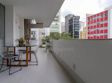 Apartamento · 270m² · 2 Quartos · 2 Vagas · Higienópolis | Apto impecável com 270 m² | 2 suítes | Próximo ao shopping, praças e parques!