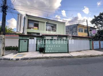 Casa · 100m² · 4 Quartos · 2 Vagas · Casa Amarela – Residência Ampla e Bem Localizada
