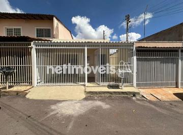 9c7046d3-f09f-4514-a87b-d27371e31ea6.webp · Casa de 3 Quartos Reformada na QNL 22