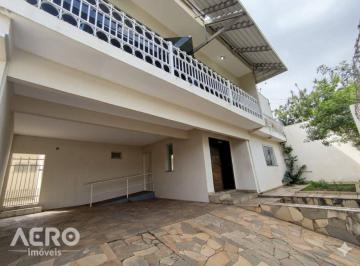 07d14bf124d602d8bc33da08b90df062be3e95c3 · Casa com 292m2 de área construída Prox. a USP