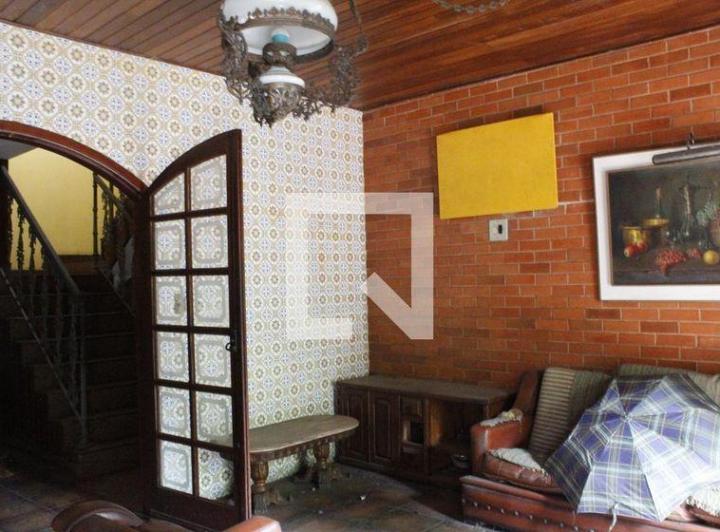 Foto do imóvel - Casa para comprar com 6 quartos, quintal e varanda